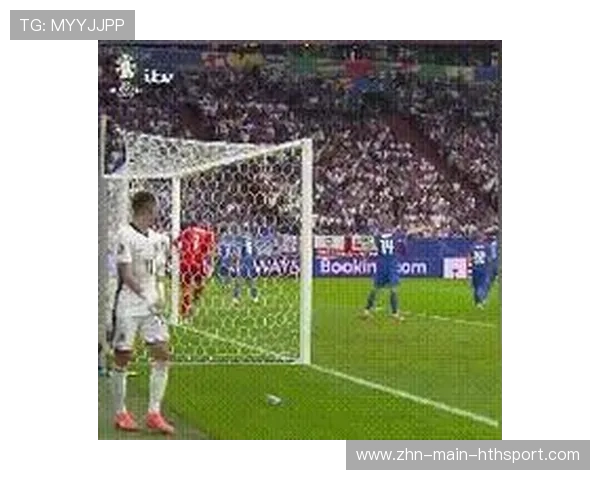 足球英超倒钩动作华丽破门